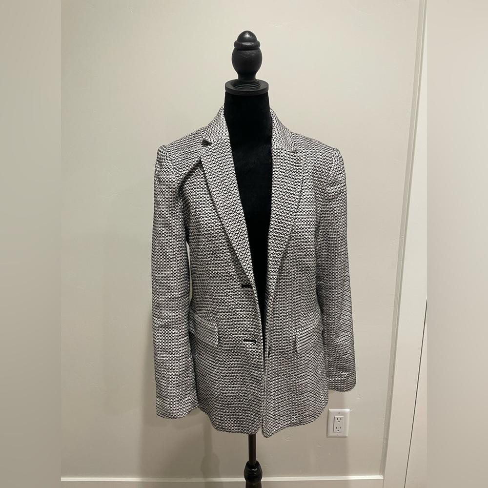 Black and white women’s blazer-Ann Taylor
